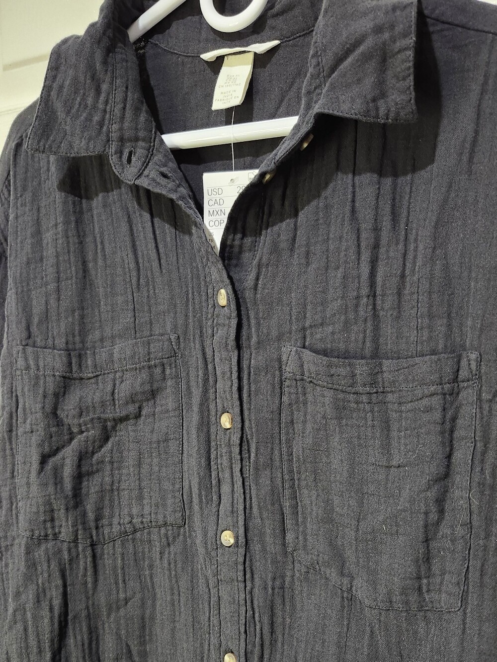 H&M Women's NWT Black Button-Down Shirt Size XL - Picture 3 of 8
